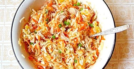 Салат с курицей и дайконом