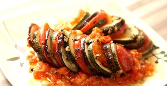 Баклажаны с кабачками и помидорами