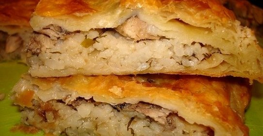 Пирог с сайрой и рисом
