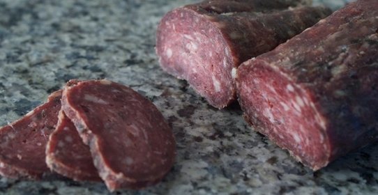 Колбаса из оленины