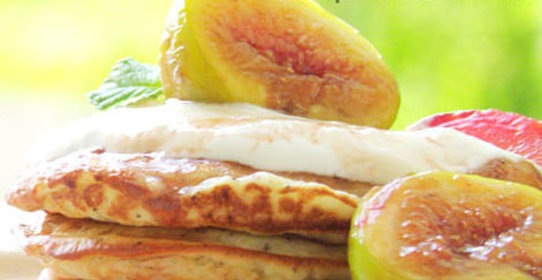 Банановые оладьи с инжиром