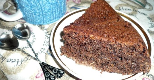 Овсяный пирог с вишневым вареньем