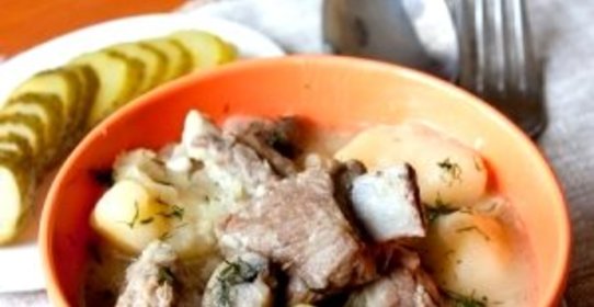 Тушеные свиные ребрышки с картошкой