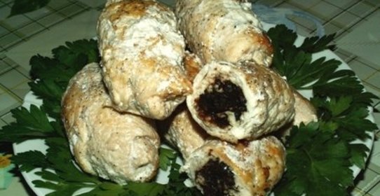 Рулет куриный с черносливом