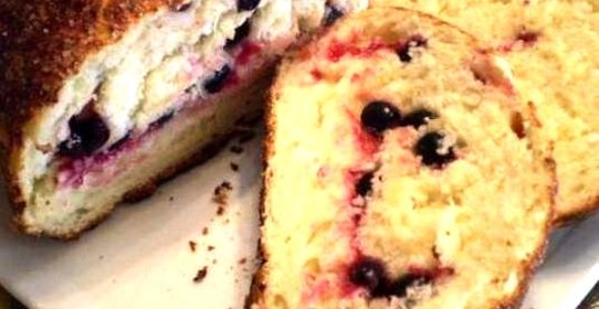 Рулет со смородиной