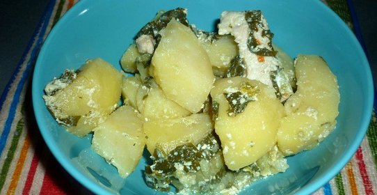 Свинина с зелеными помидорами и шпинатом в мультиварке