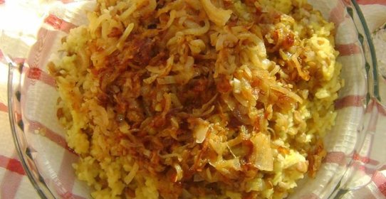 Мжаддара, рис с чечевицей и жаренным луком