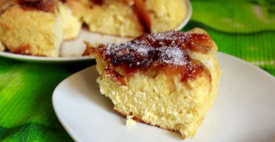 Яблочный пирог-перевёртыш в мультиварке