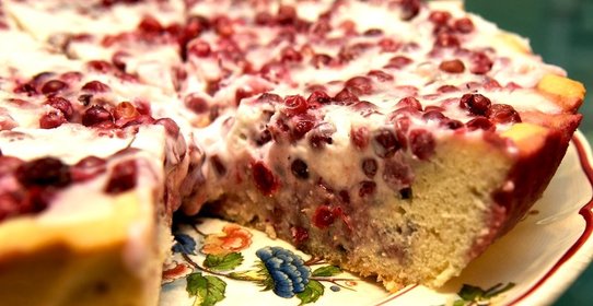 Брусничный пирог из песочного теста