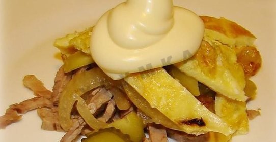 Салат Министерский из яиц и маринованных огурцов