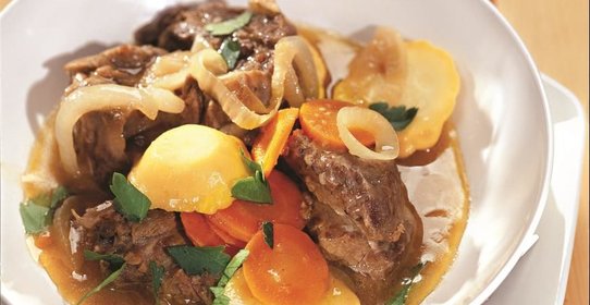 Говядина, тушеная с патиссонами
