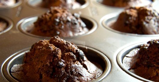 Шоколадные кексы с черникой