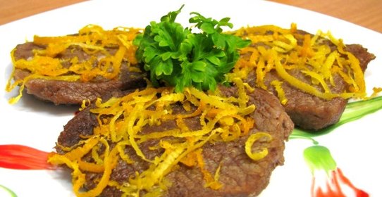 Говядина, жаренная с лимоном и апельсином