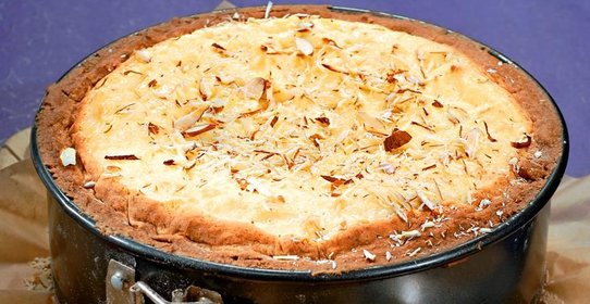 Творожный пирог с вишней