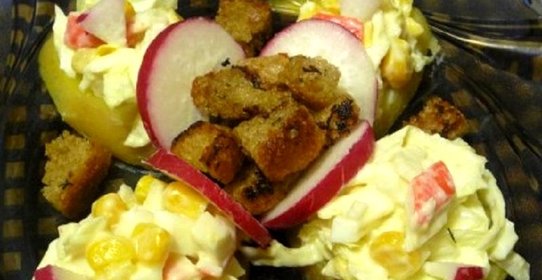 Картофельные лукошки с салатом