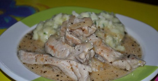 Свинина в мультиварке со сметаной