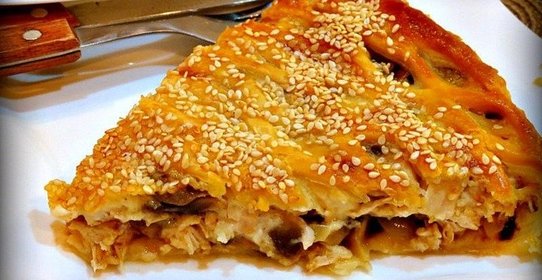 Пирог с курицей и грибами