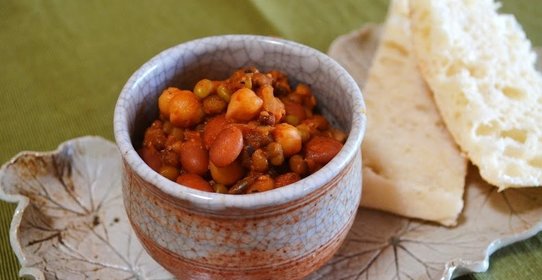 Мясо с консервированной фасолью