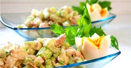 Кассероль с тунцом, сельдереем и грибами