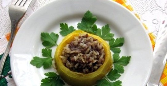 Запеченные кабачки с рисом и фаршем