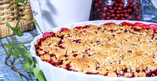 Пирог с брусникой