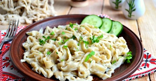 Домашняя лапша из теста, приготовленного в хлебопечке с добавлением ячменных отрубей