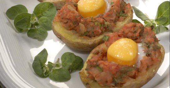 Картофель, запеченный с яйцами