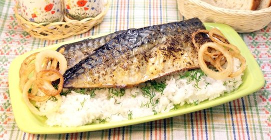 Салат из молодой картошки, шампиньонов и зелёного горошка