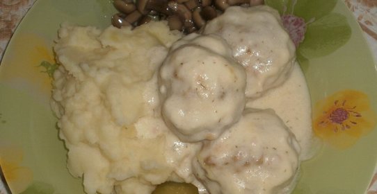 Биточки мясные в сметанном соусе в духовке