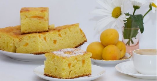 Сливочная шарлотка с абрикосами