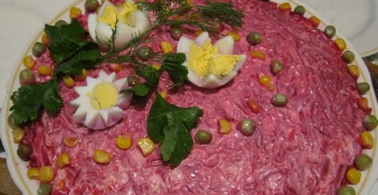 Селедка под шубой с яблоками