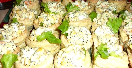 Волованы с салатом