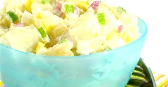 Картофельный салат с сыром рокфор