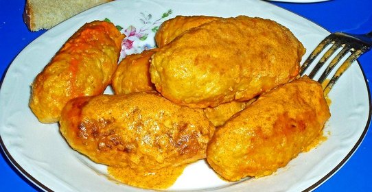 Тефтели мясные с пшеном в томатно-сметанном соусе