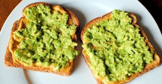 Тосты с авокадо и сыром