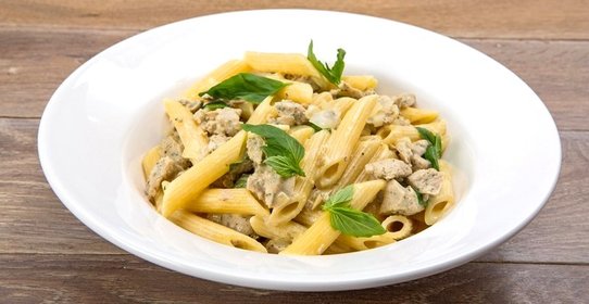 Пенне с колбасками и горчицей