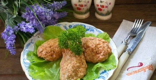 Котлеты на пару в мультиварке Редмонд