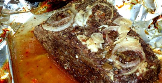 Говядина под винным соусом