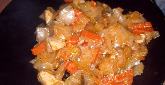 Тушеная капуста с курицей