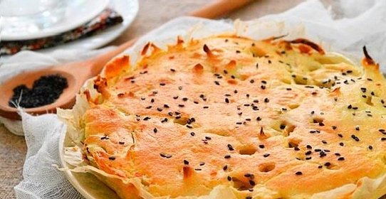 Пирог на майонезе и сметане