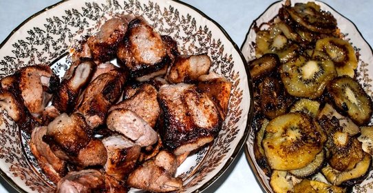 Шашлык из свинины с киви