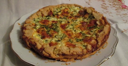 Пирог с кабачками, зеленым горошком и моцарелой