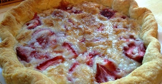 Пирог со сметанной заливкой