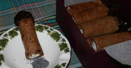 Блинные сигары с творожно-маковой начинкой