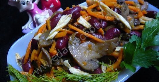 Салат с фасолью грибами морковью и спаржей