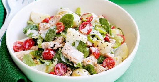 Салат с картофелем и тунцом