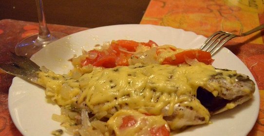 Дорадо запеченная под сыром
