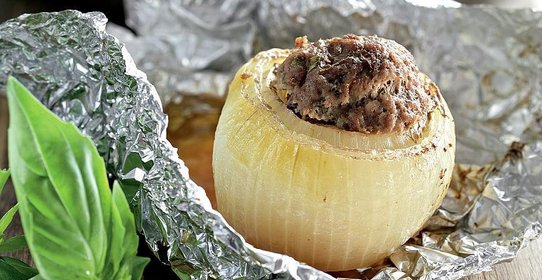 Лук, фаршированный мясом
