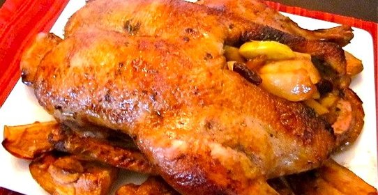 Утка с яблоками