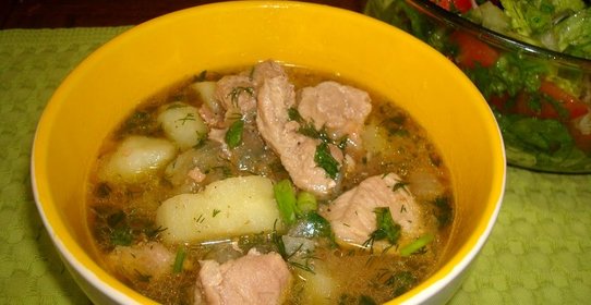 Картофель, тушенный со свининой